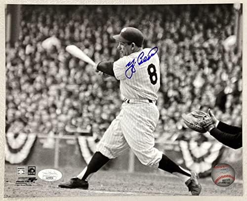 Йога Берра Подписа Снимка 8x10 Бейзболна бухалка Ню Йорк Янкис с Автограф 13x WSC HOF JSA - Снимки на MLB С автограф